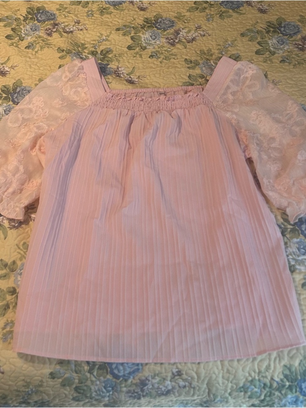 Women’s Light Pink Lace-Trim Cold-Shoulder Blouse